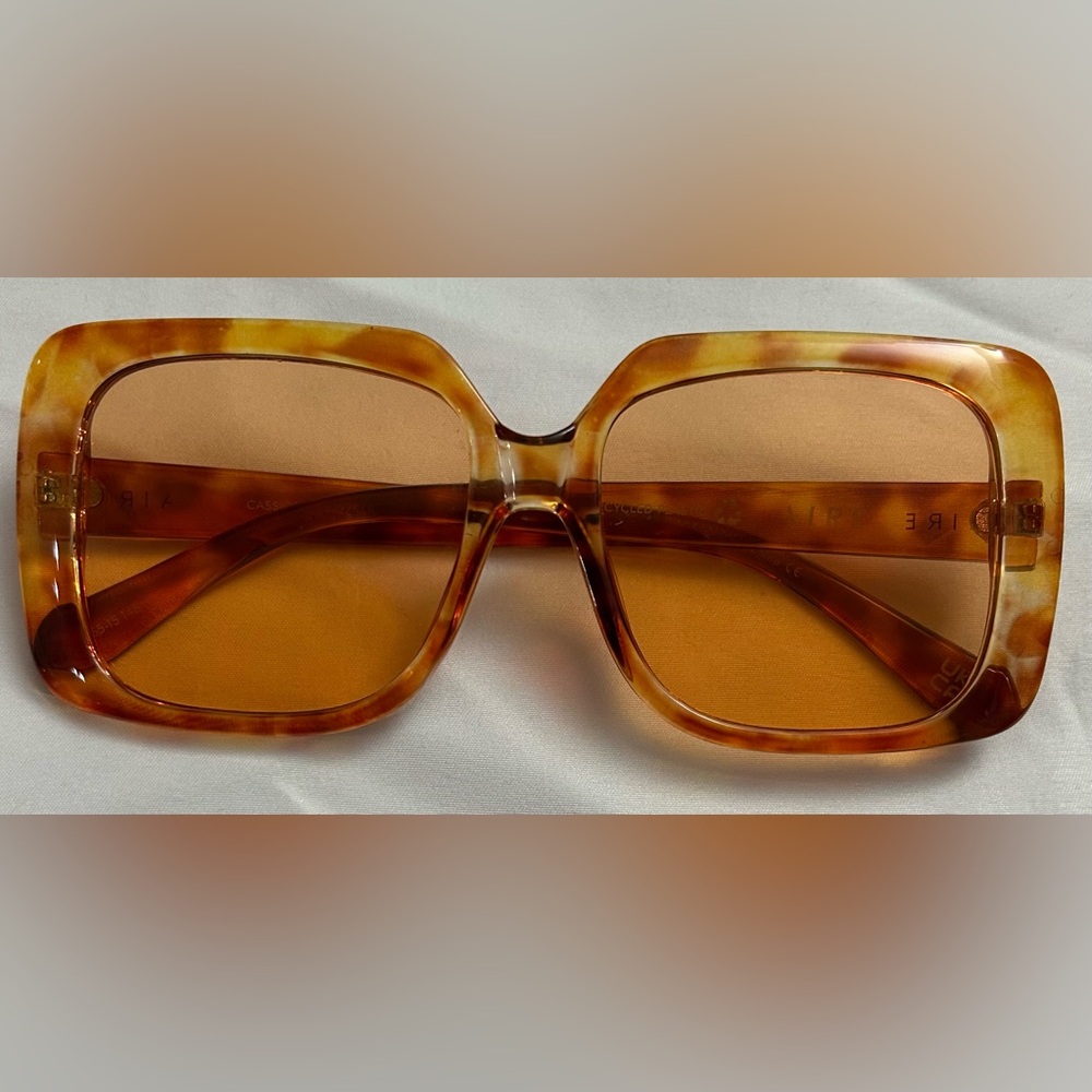 NWOT AIRE cassiopeia sunglasses in vintage tortoiseshell